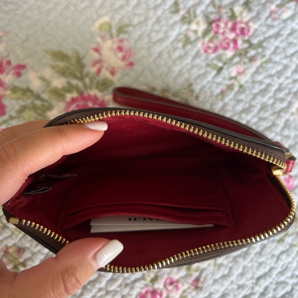 Coach wristlet. Never used in excellent condition! - Picture 3 of 3